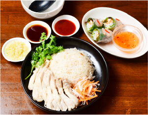 海南鶏飯 & 生春巻き(海南鶏飯、ソースセット、生春巻き1本)